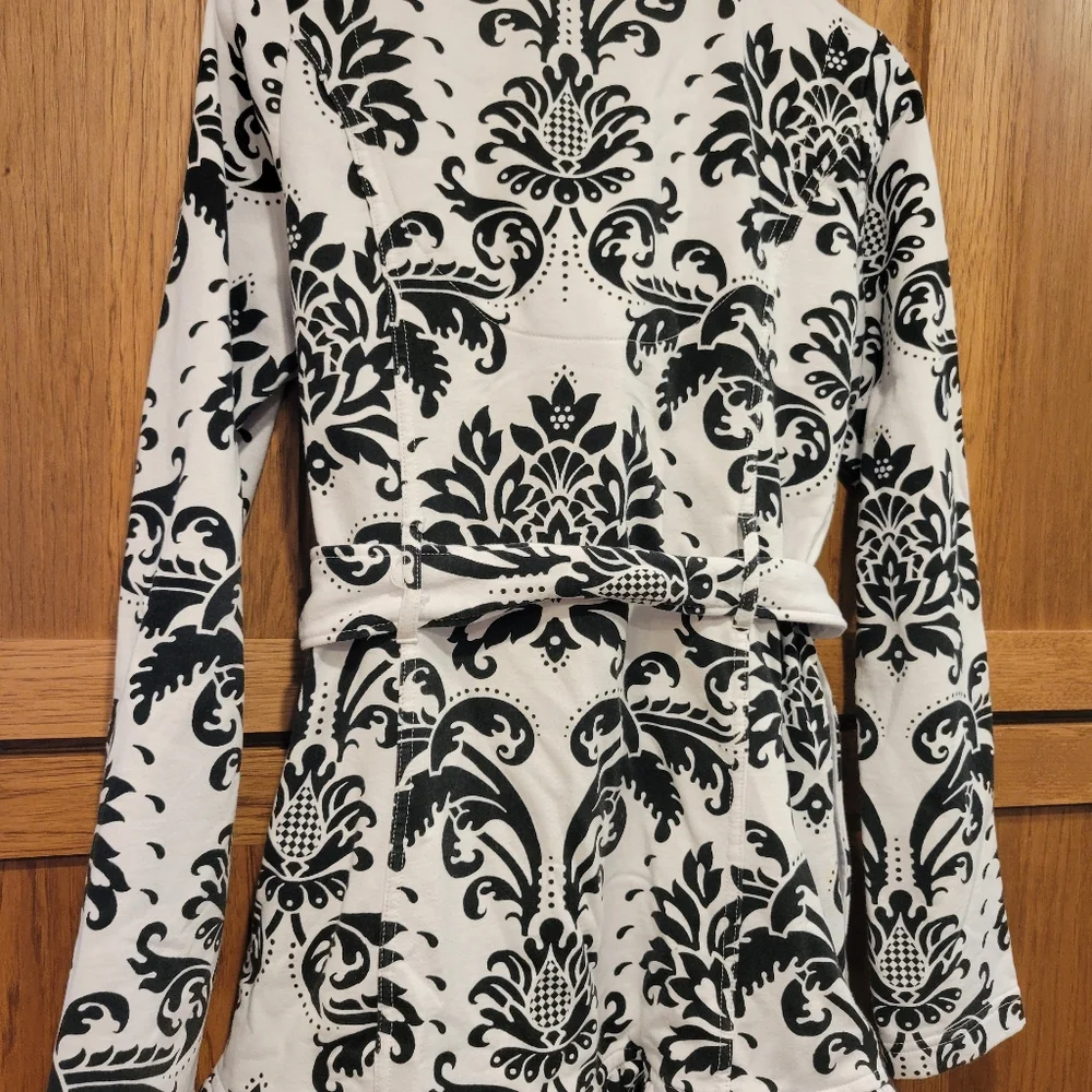 SelfEsteem Brand Women's lightweight jacket. Size L - Picture 6 of 10